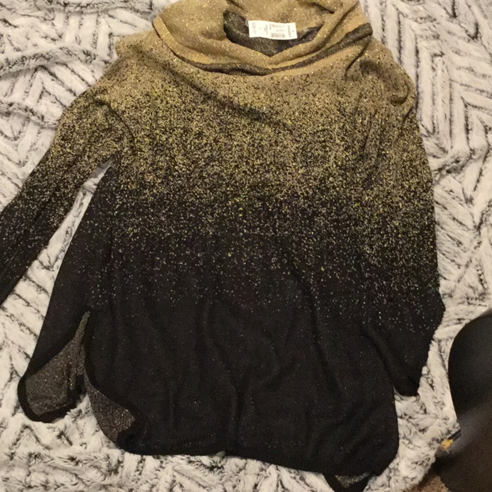 Sweater - Picture 4 of 4